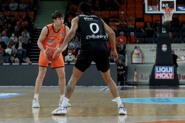 不仅满足日 不仅满足日